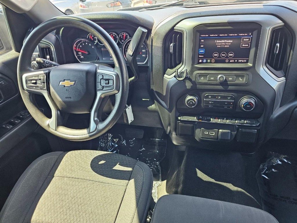 Chevrolet Silverado 1500 LTD Vehicle Full-screen Gallery Image 31