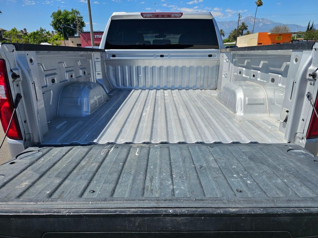 Chevrolet Silverado 1500 LTD Vehicle Full-screen Gallery Image 36