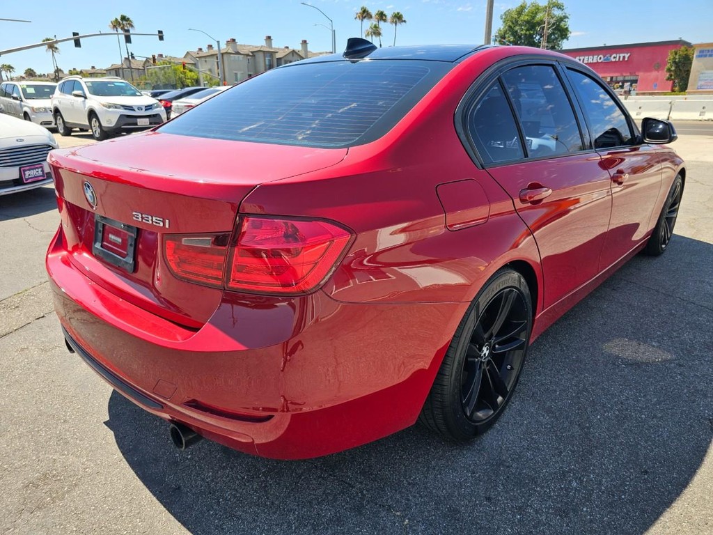BMW 3 Series Vehicle Full-screen Gallery Image 5