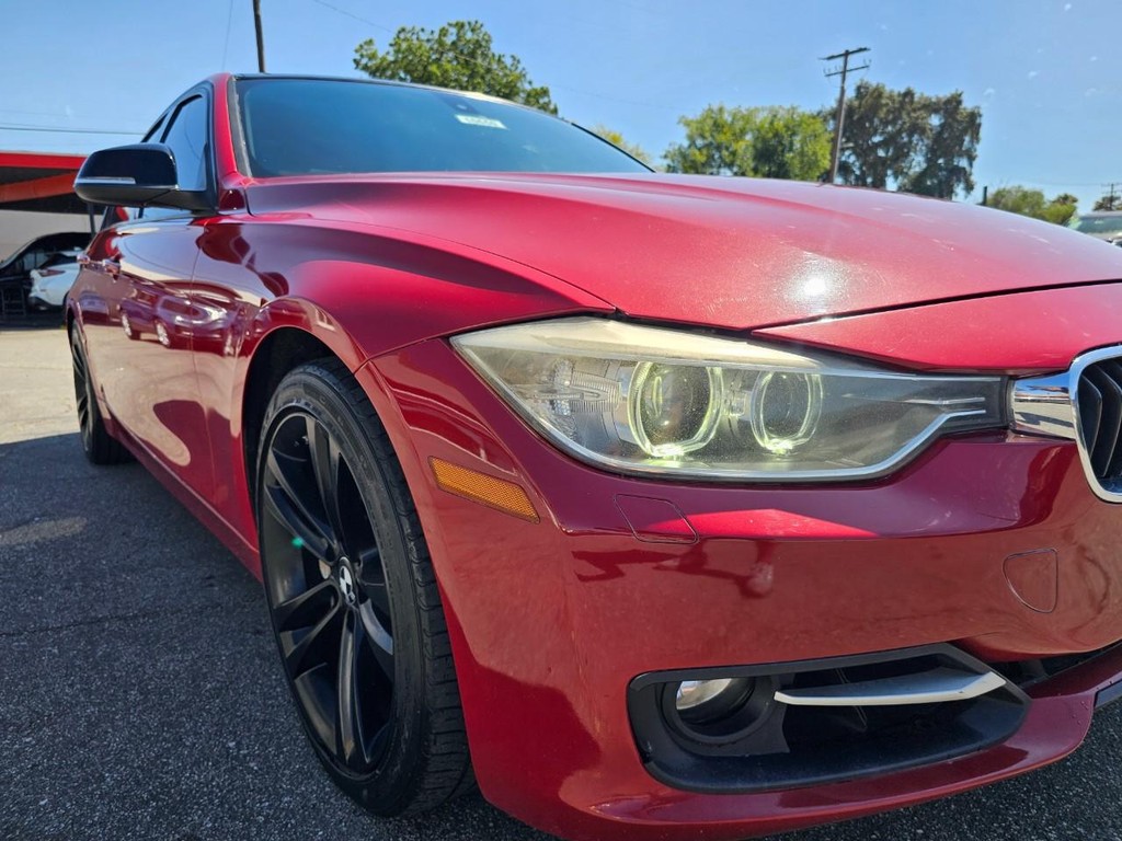 BMW 3 Series Vehicle Full-screen Gallery Image 9