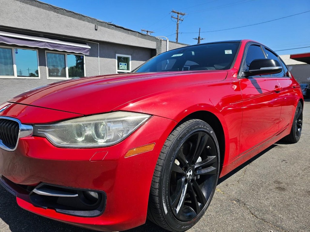 BMW 3 Series Vehicle Full-screen Gallery Image 10