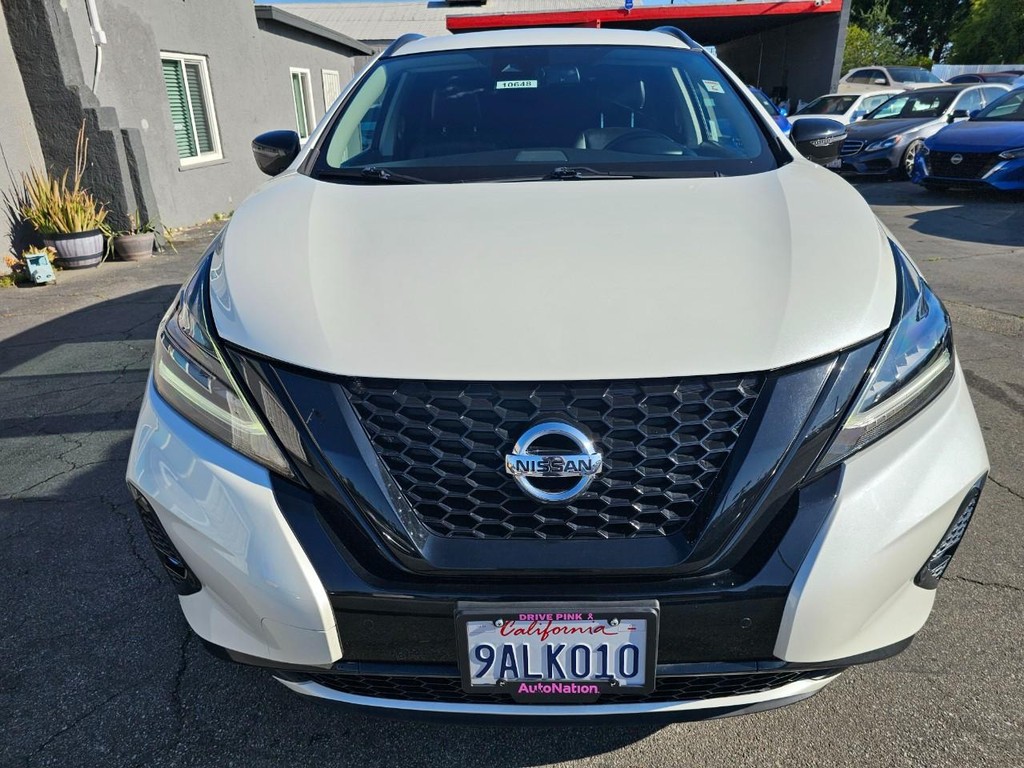 Nissan Murano Vehicle Full-screen Gallery Image 8