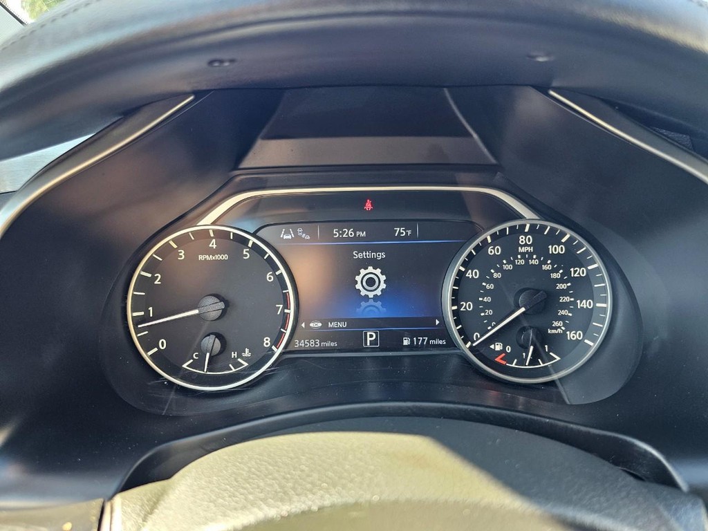 Nissan Murano Vehicle Full-screen Gallery Image 19