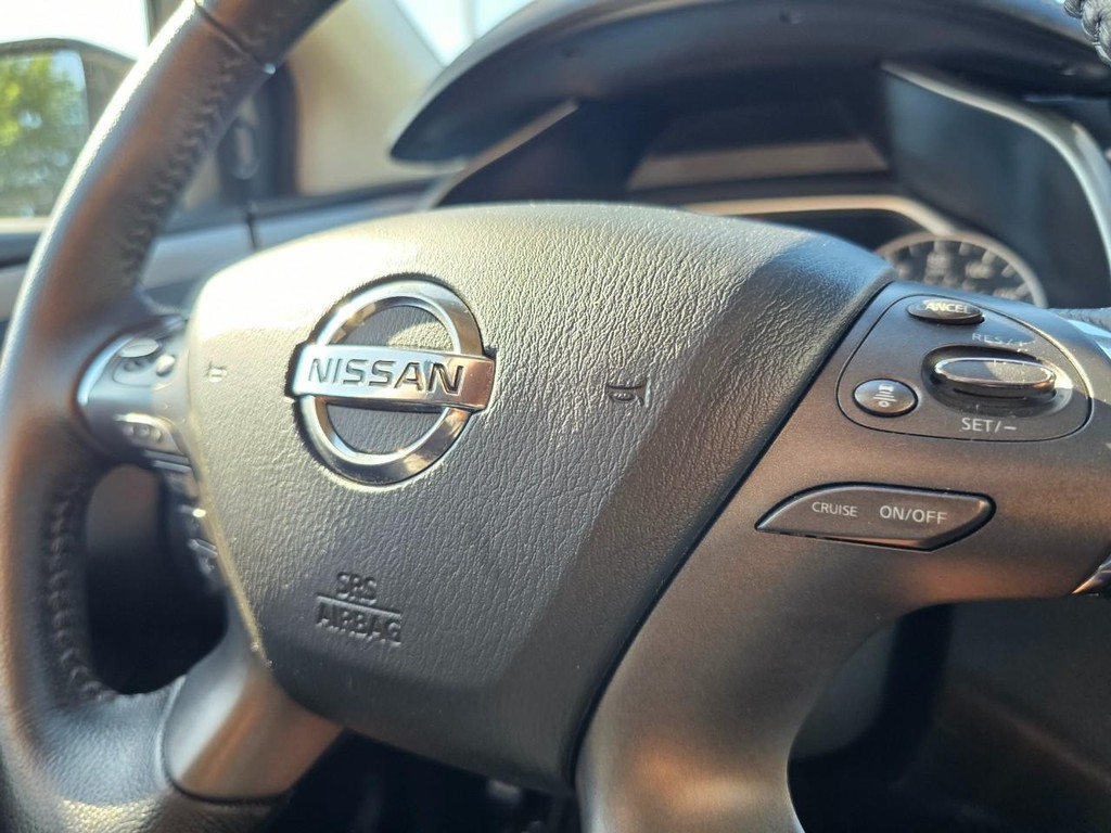 Nissan Murano Vehicle Full-screen Gallery Image 21