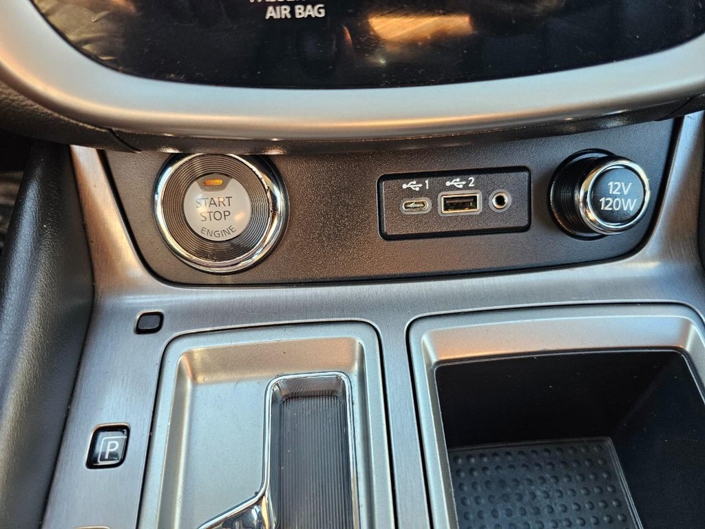 Nissan Murano Vehicle Full-screen Gallery Image 23