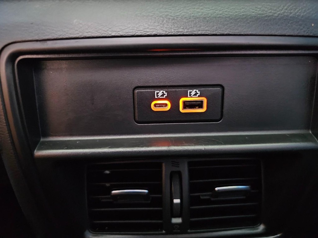 Nissan Murano Vehicle Full-screen Gallery Image 27