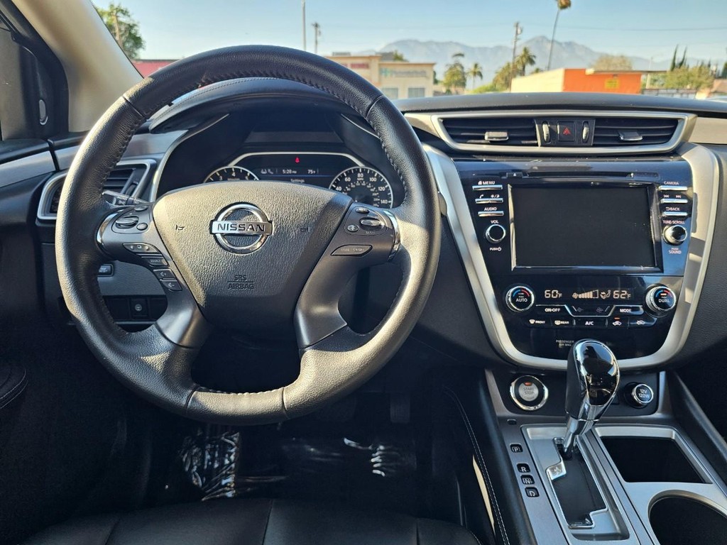 Nissan Murano Vehicle Full-screen Gallery Image 29