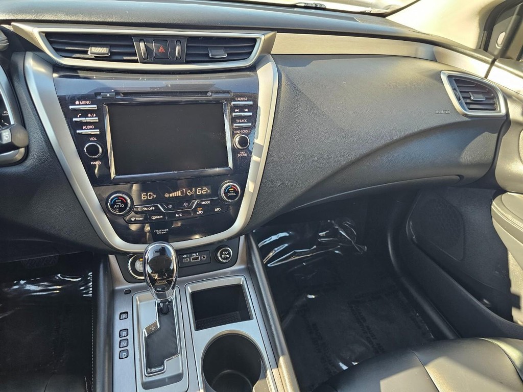 Nissan Murano Vehicle Full-screen Gallery Image 32