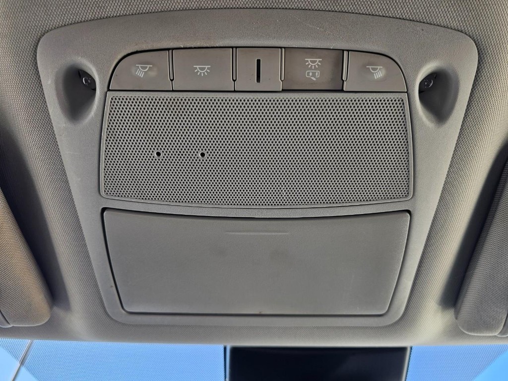 Nissan Murano Vehicle Full-screen Gallery Image 34