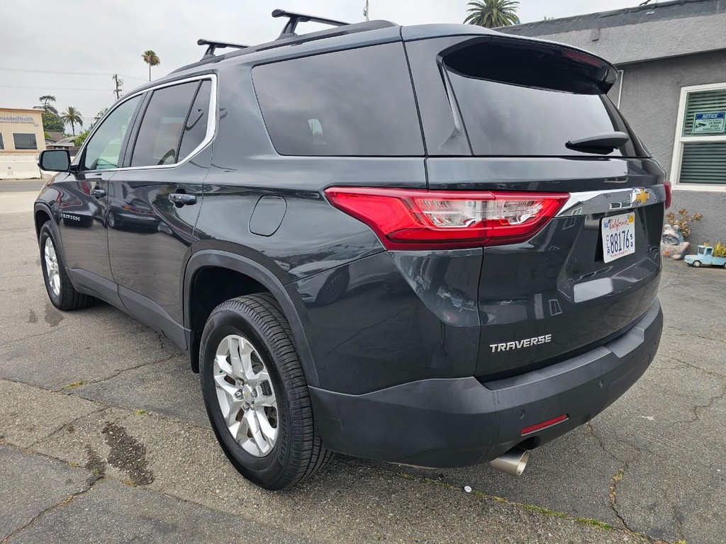 Chevrolet Traverse Vehicle Full-screen Gallery Image 3