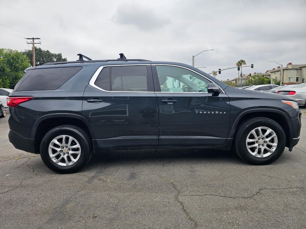 Chevrolet Traverse Vehicle Full-screen Gallery Image 6