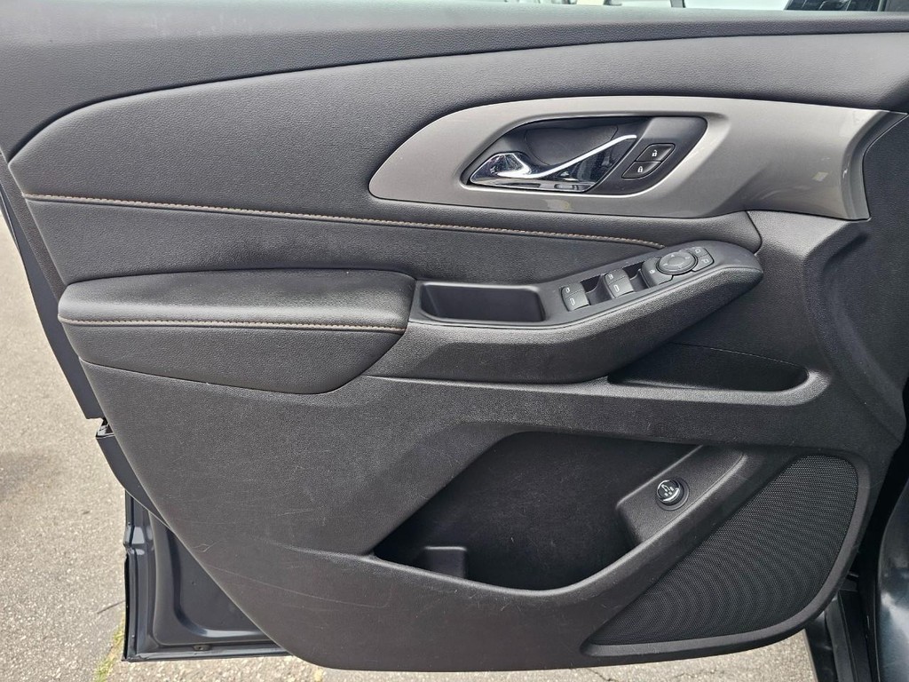 Chevrolet Traverse Vehicle Full-screen Gallery Image 17