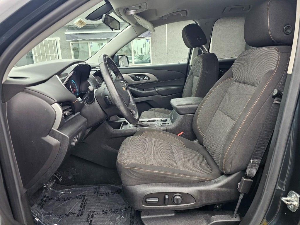Chevrolet Traverse Vehicle Full-screen Gallery Image 18