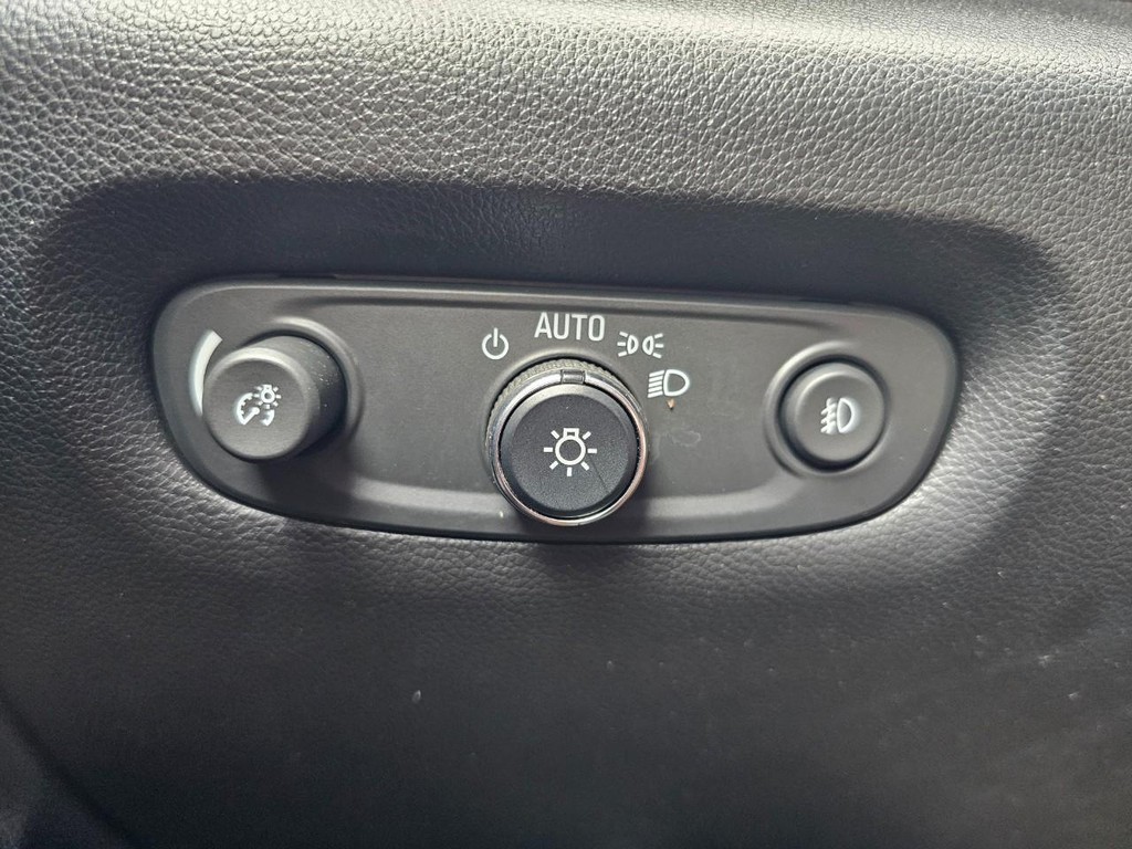 Chevrolet Traverse Vehicle Full-screen Gallery Image 19
