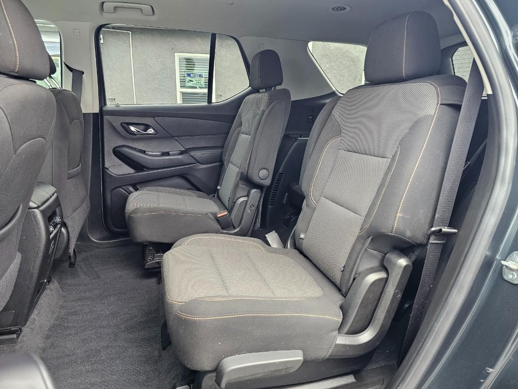 Chevrolet Traverse Vehicle Full-screen Gallery Image 24