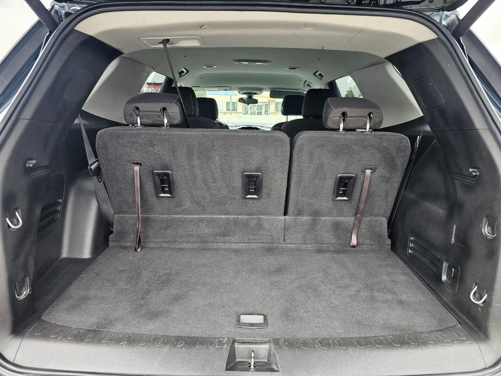 Chevrolet Traverse Vehicle Full-screen Gallery Image 33