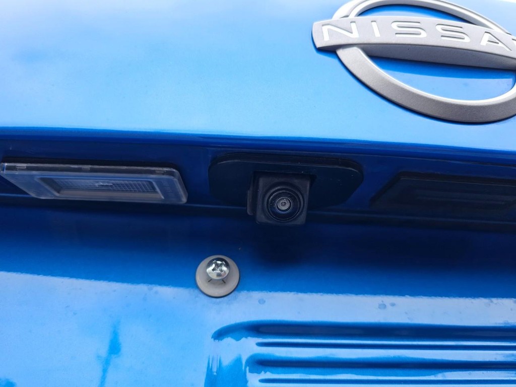 Nissan Sentra Vehicle Full-screen Gallery Image 14