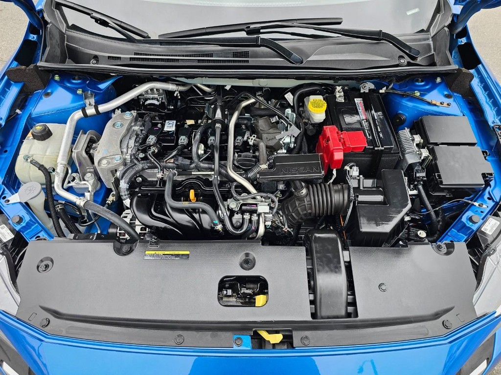 Nissan Sentra Vehicle Full-screen Gallery Image 32
