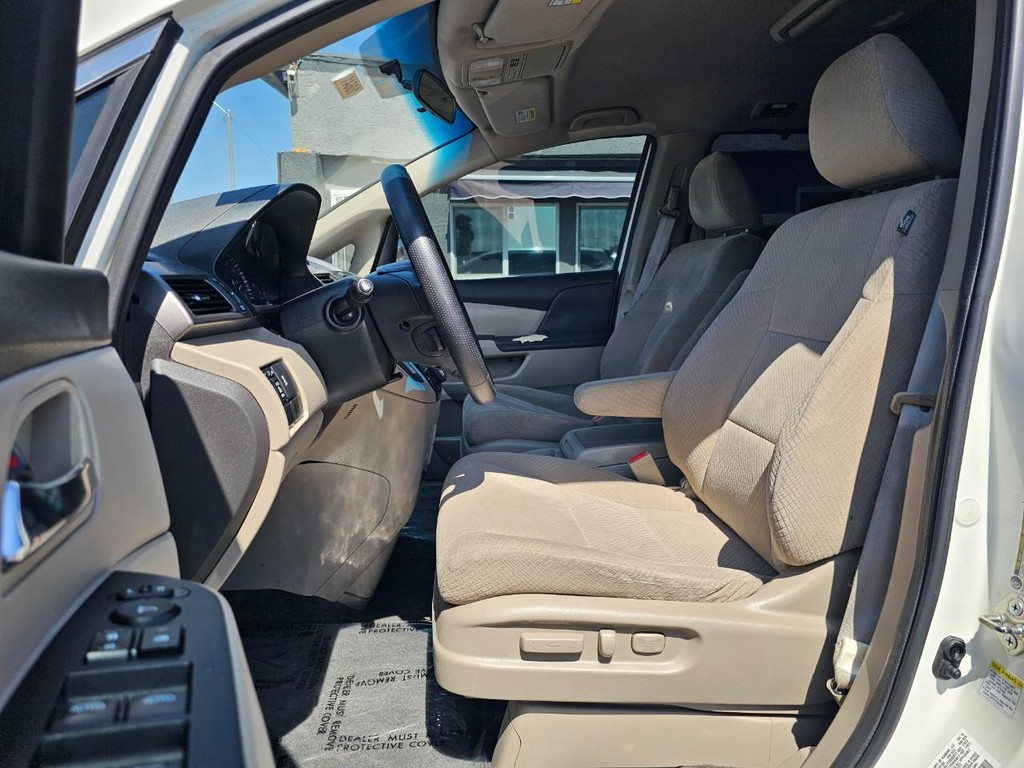 Honda Odyssey Vehicle Full-screen Gallery Image 17