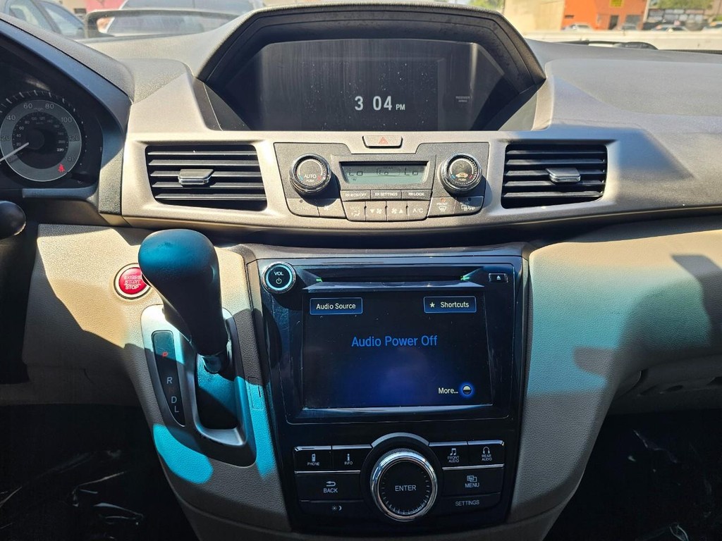 Honda Odyssey Vehicle Full-screen Gallery Image 22