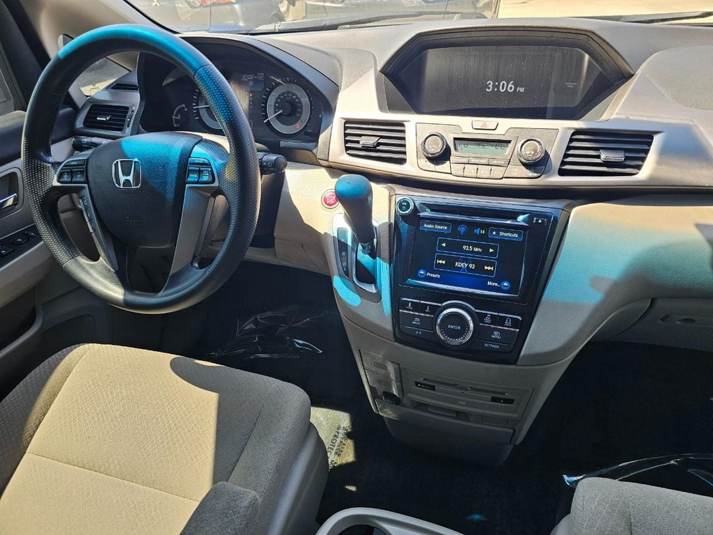 Honda Odyssey Vehicle Full-screen Gallery Image 29
