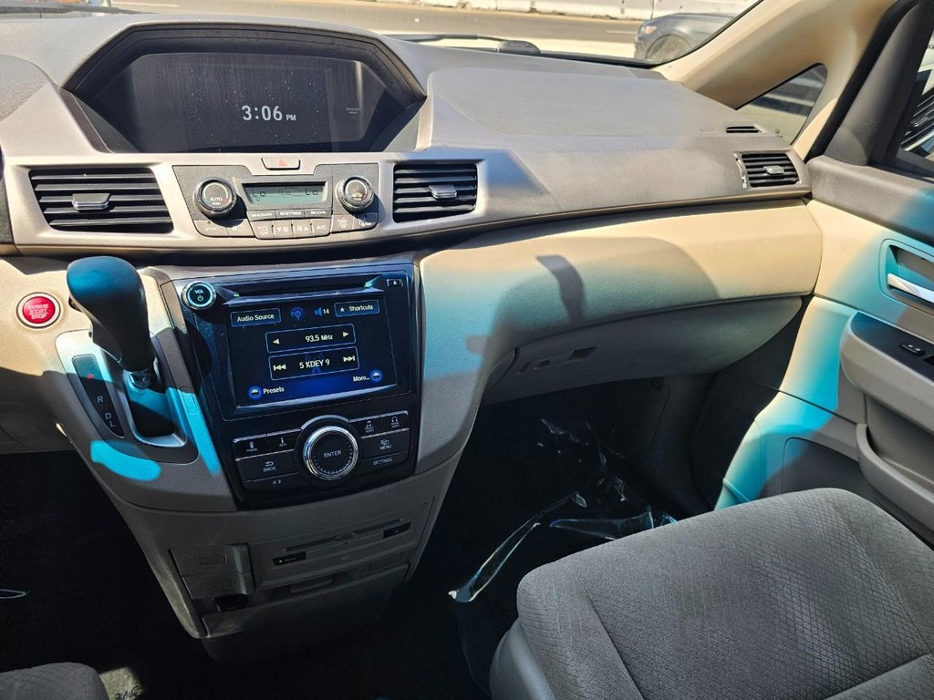 Honda Odyssey Vehicle Full-screen Gallery Image 30