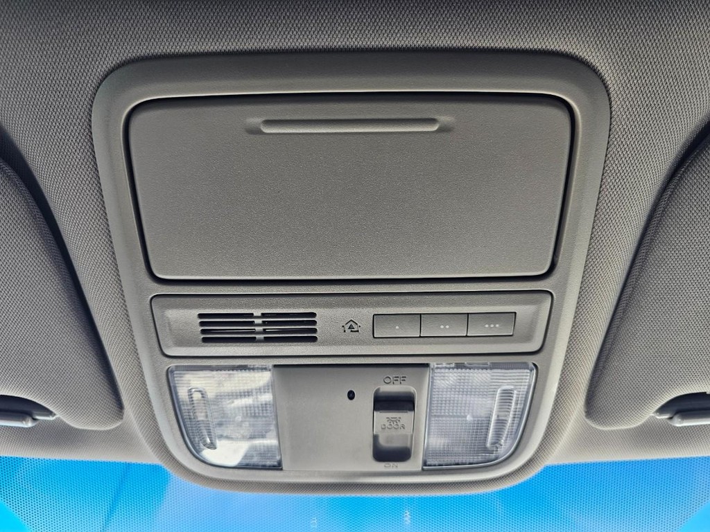 Honda Odyssey Vehicle Full-screen Gallery Image 32
