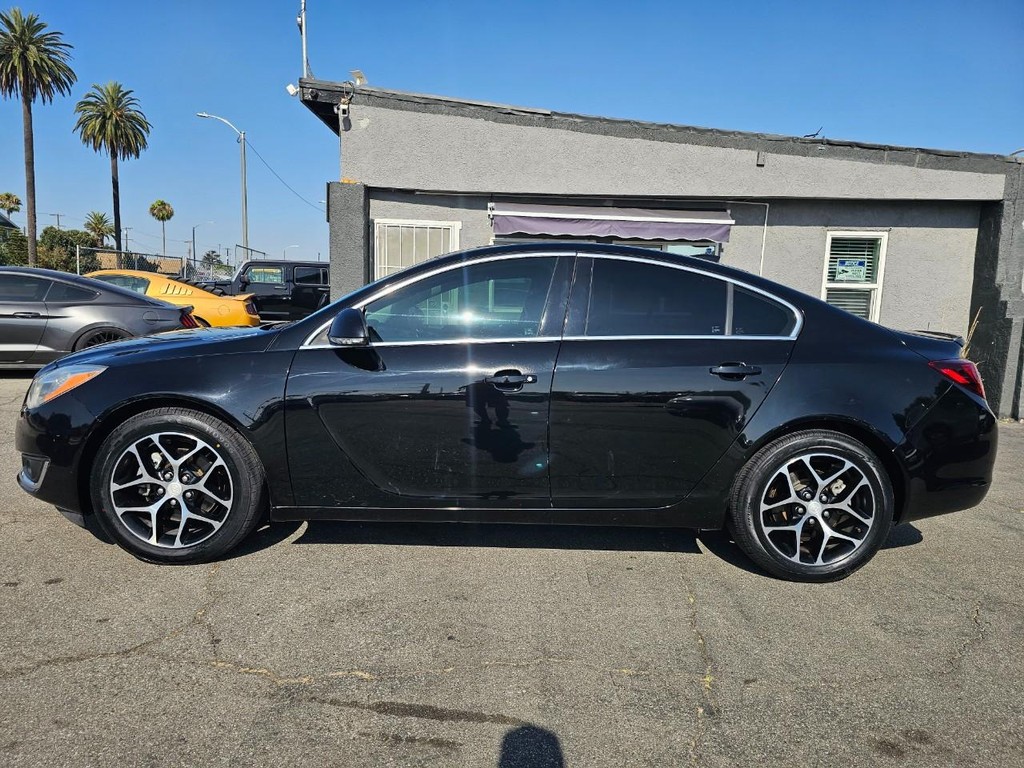 Buick Regal Vehicle Full-screen Gallery Image 2