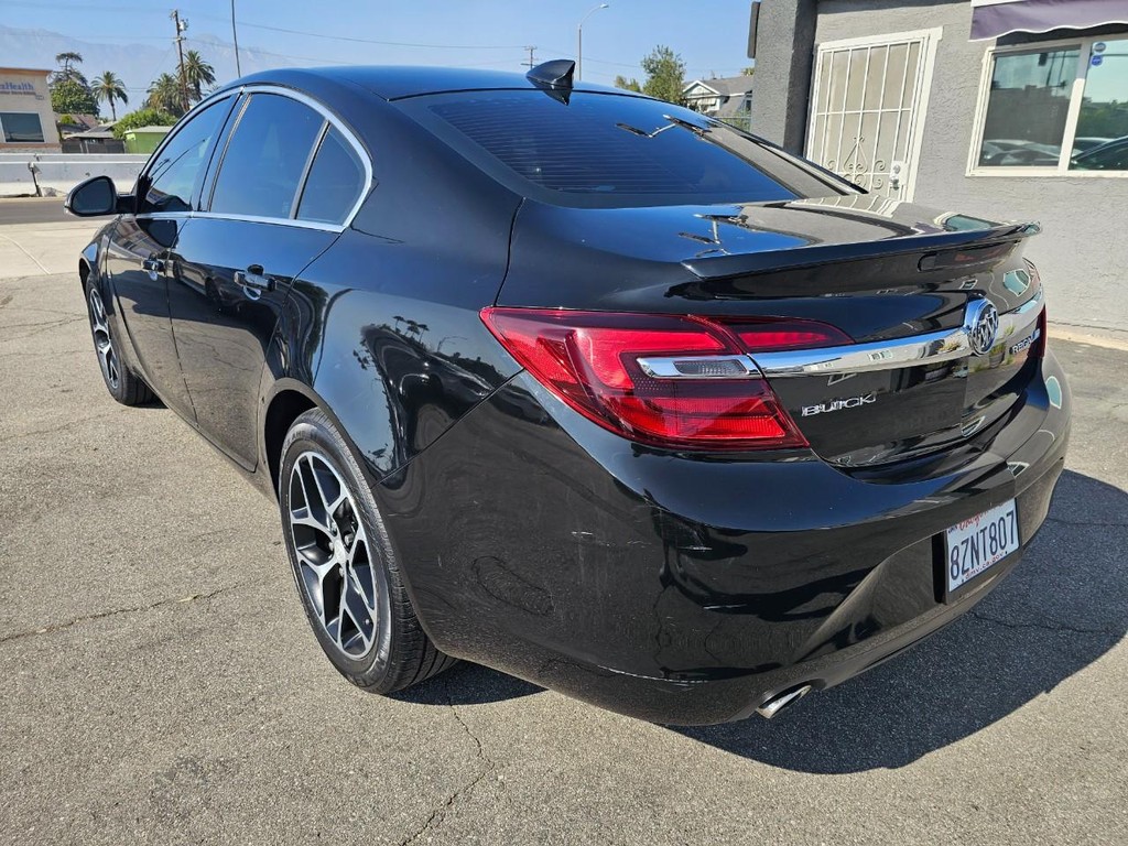 Buick Regal Vehicle Full-screen Gallery Image 3