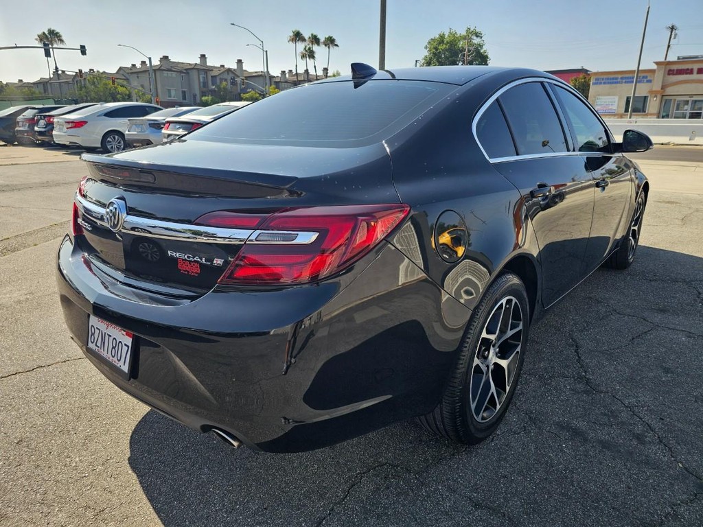 Buick Regal Vehicle Full-screen Gallery Image 5