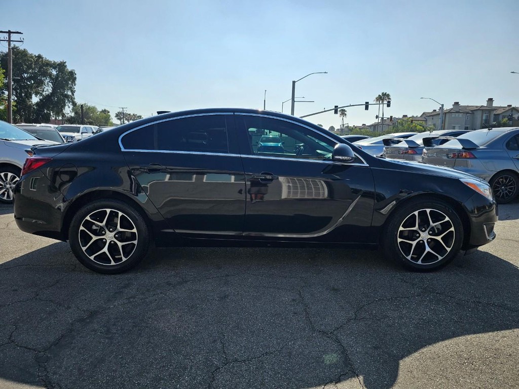 Buick Regal Vehicle Full-screen Gallery Image 6