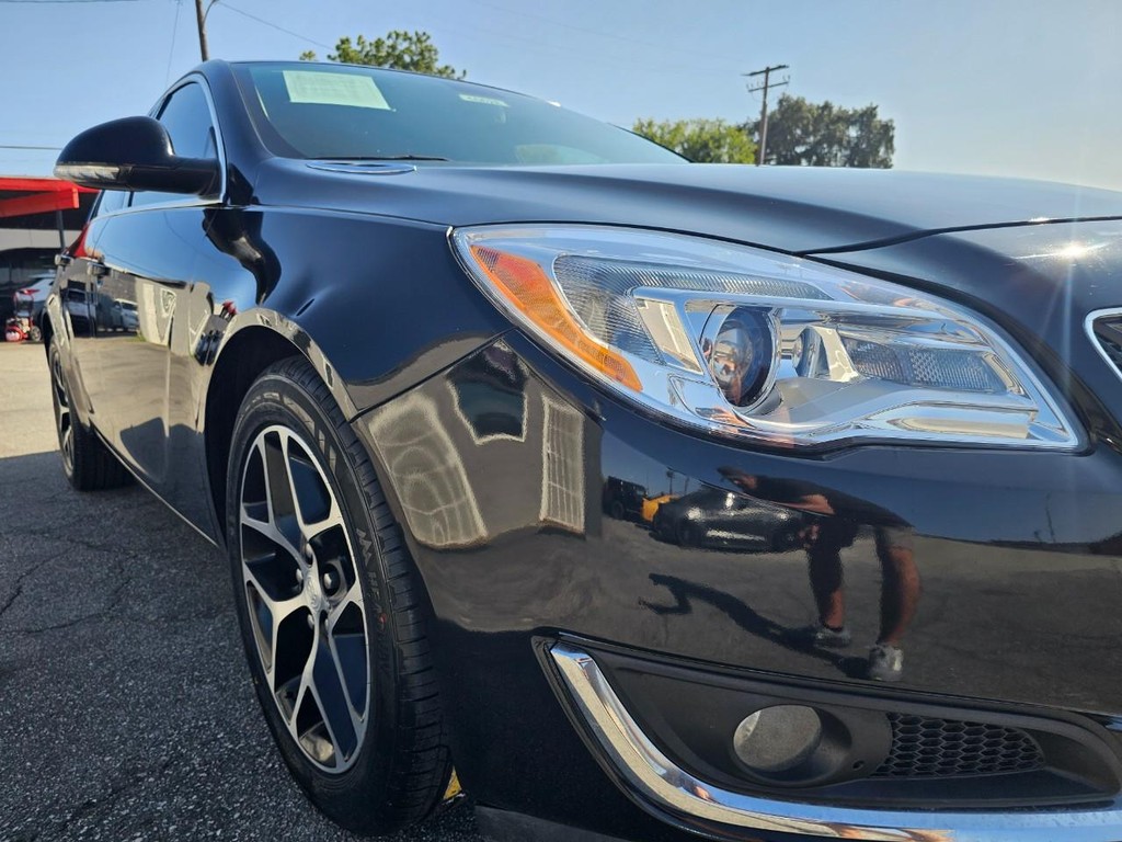 Buick Regal Vehicle Full-screen Gallery Image 9