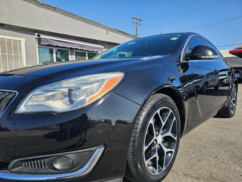 Buick Regal Vehicle Full-screen Gallery Image 10