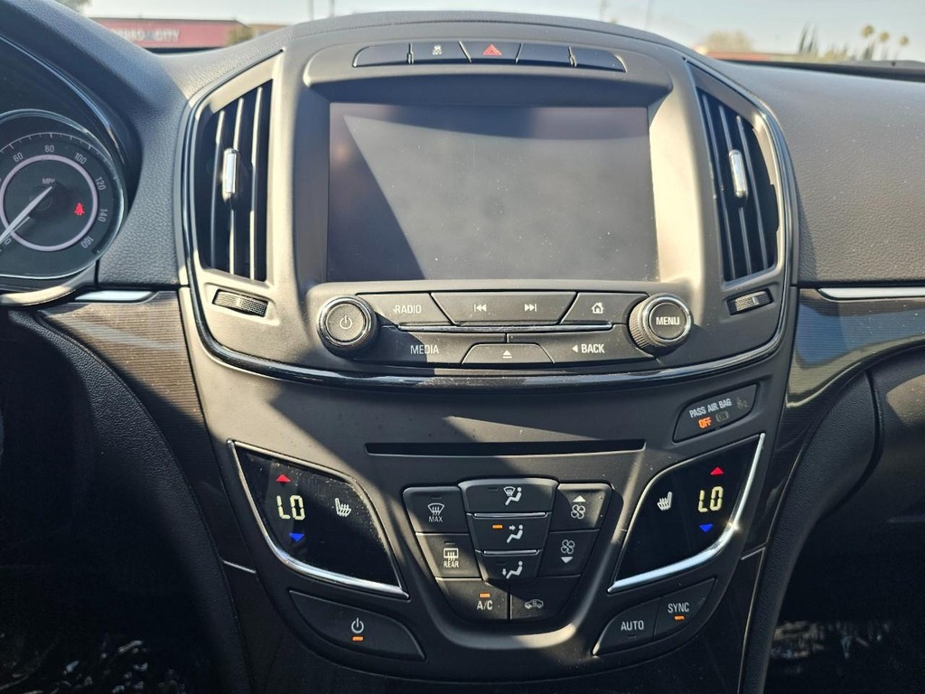 Buick Regal Vehicle Full-screen Gallery Image 18