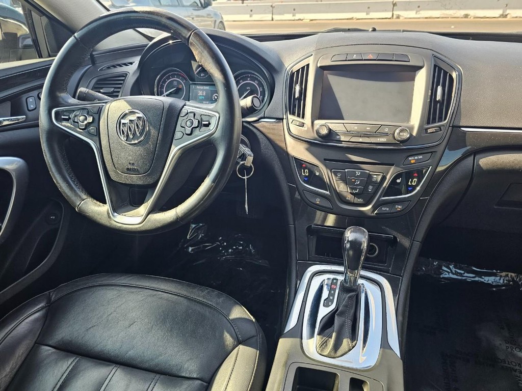 Buick Regal Vehicle Full-screen Gallery Image 25