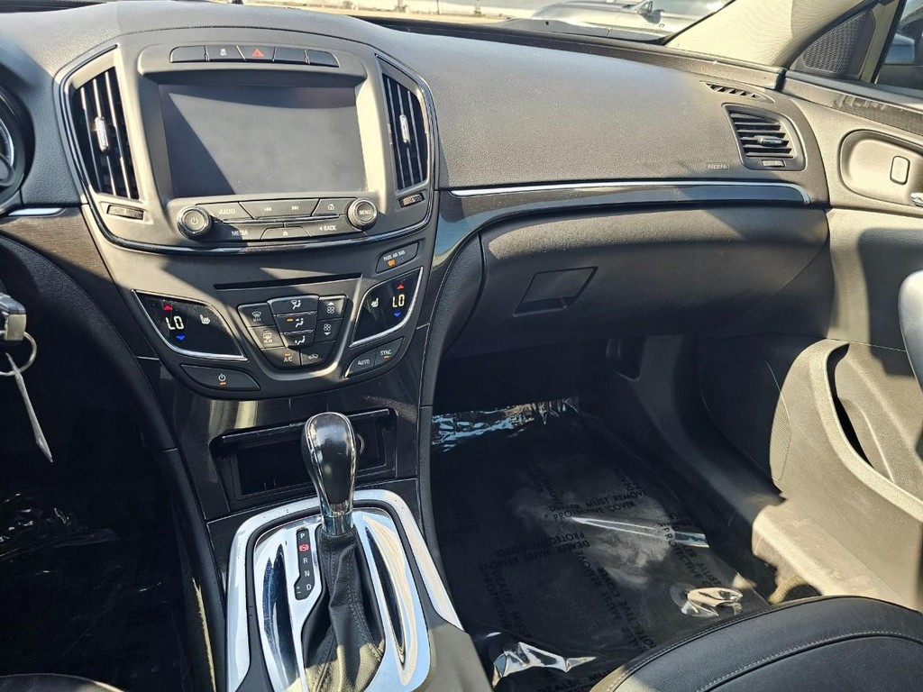 Buick Regal Vehicle Full-screen Gallery Image 26