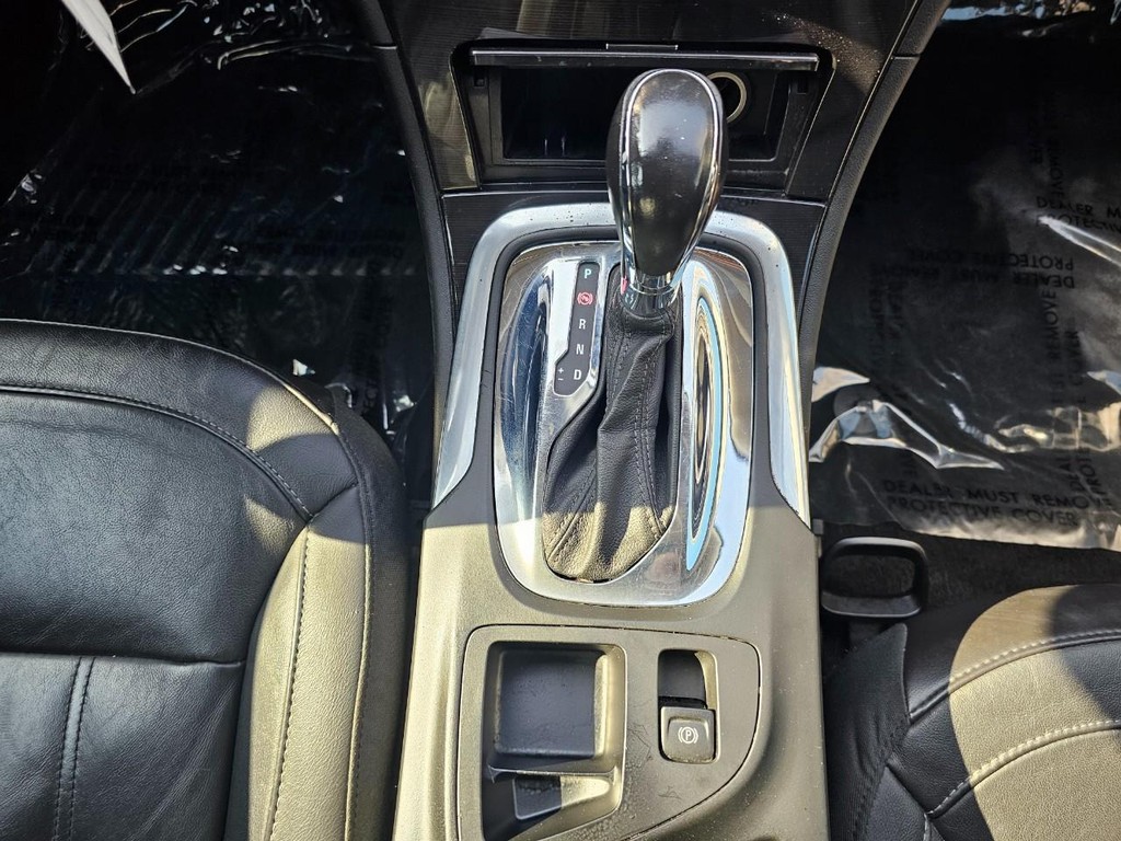 Buick Regal Vehicle Full-screen Gallery Image 27