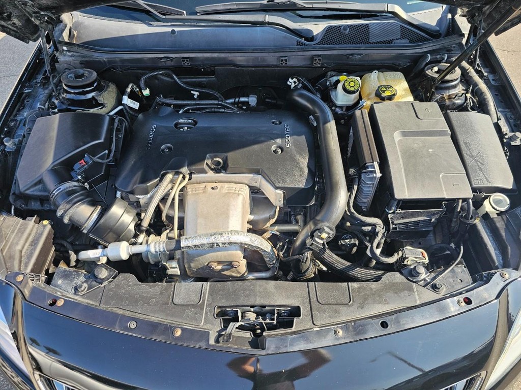 Buick Regal Vehicle Full-screen Gallery Image 31