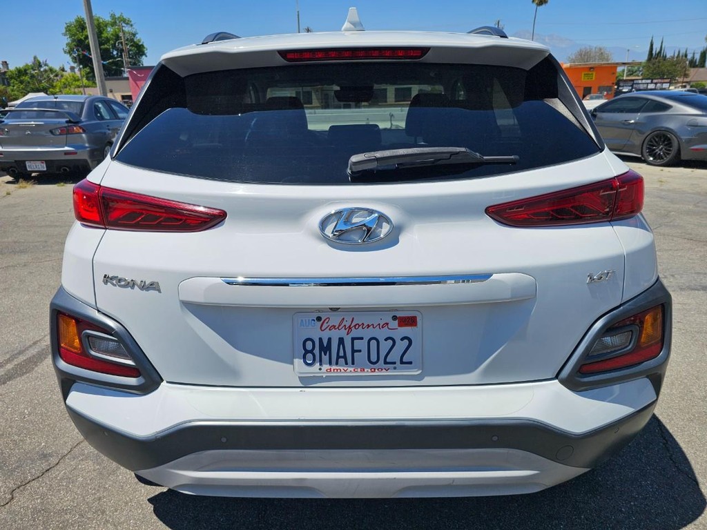 Hyundai Kona Vehicle Full-screen Gallery Image 5