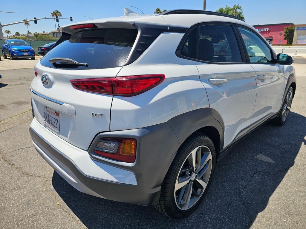 Hyundai Kona Vehicle Full-screen Gallery Image 6
