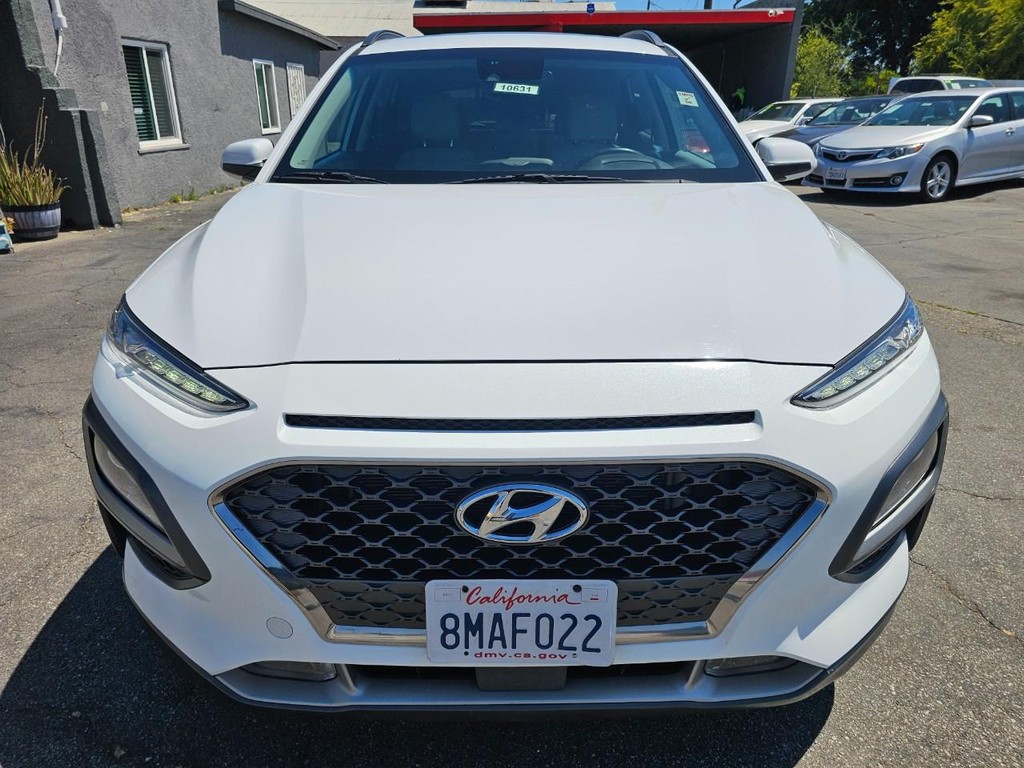 Hyundai Kona Vehicle Full-screen Gallery Image 9