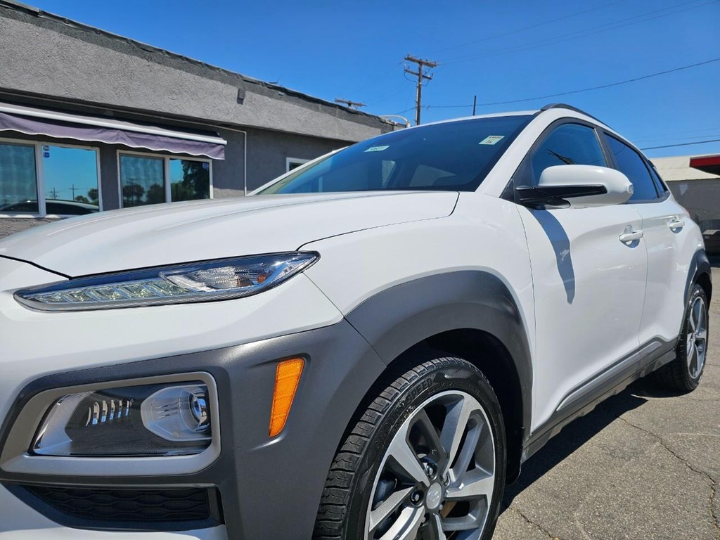 Hyundai Kona Vehicle Full-screen Gallery Image 11