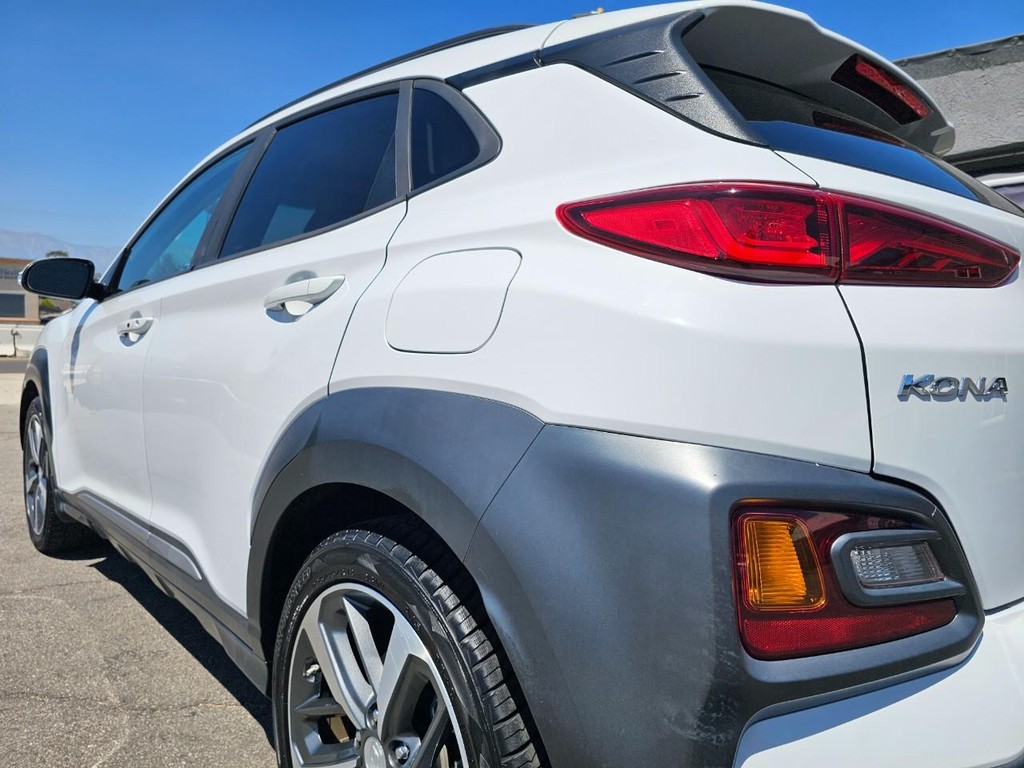Hyundai Kona Vehicle Full-screen Gallery Image 12