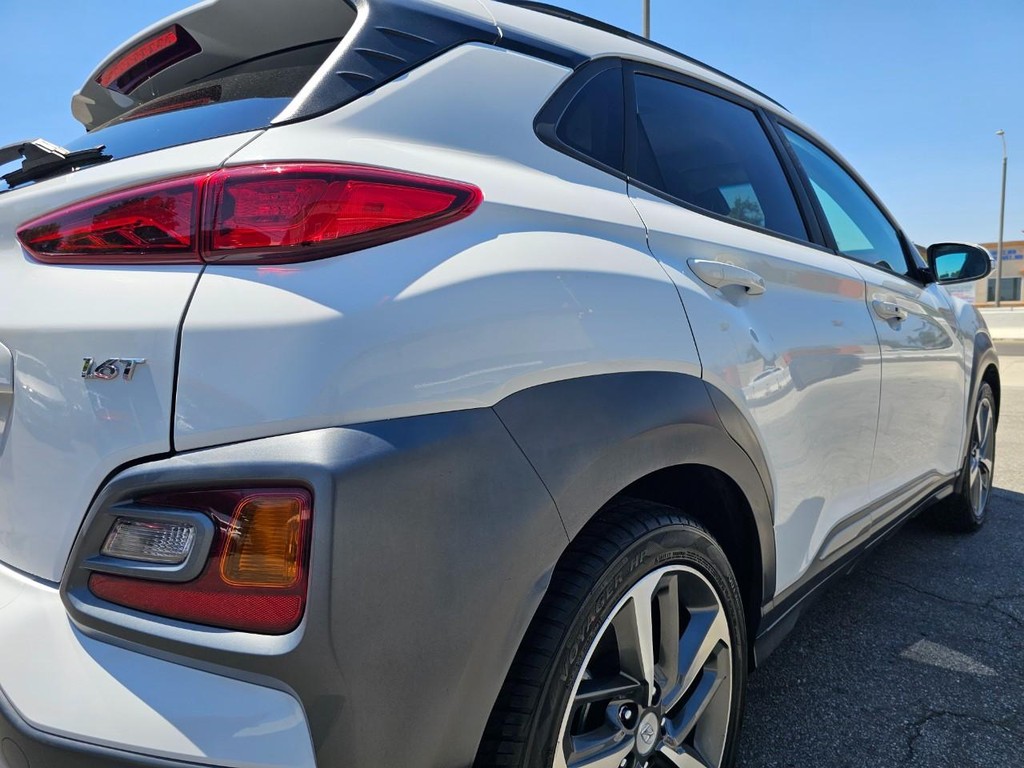 Hyundai Kona Vehicle Full-screen Gallery Image 13