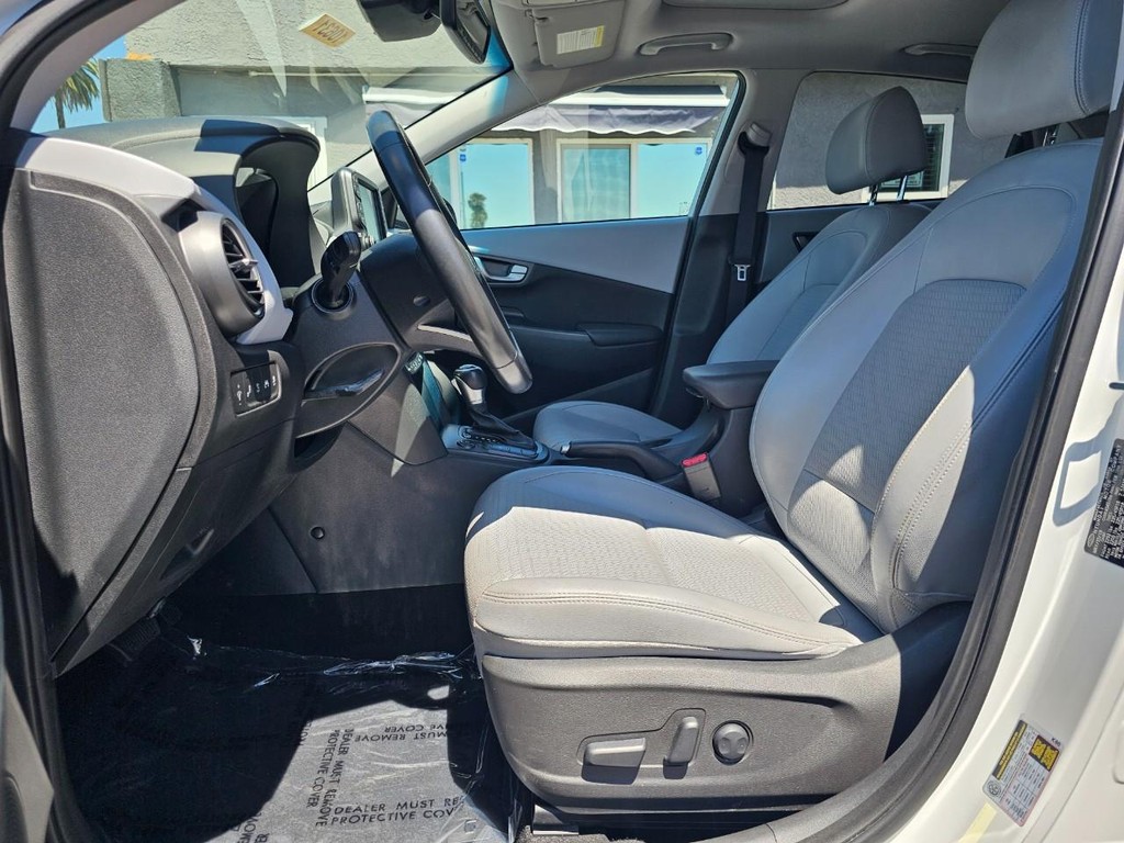 Hyundai Kona Vehicle Full-screen Gallery Image 18
