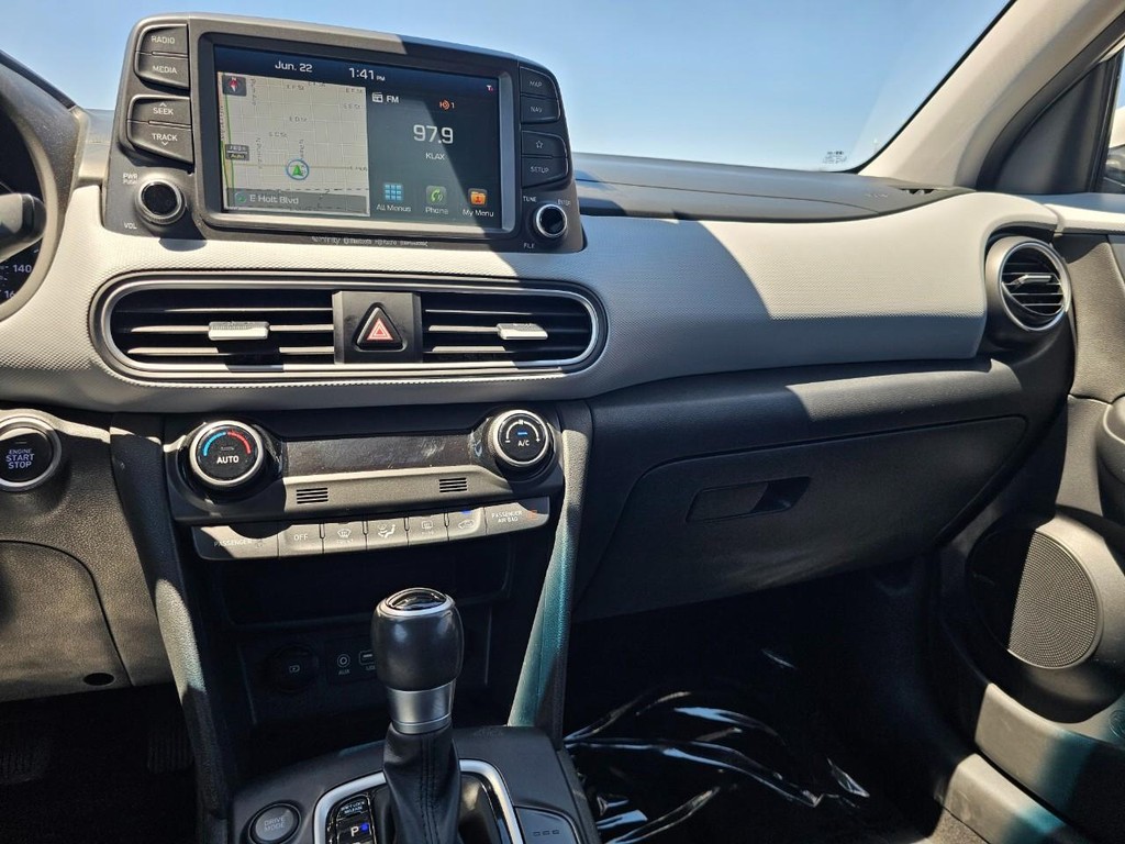 Hyundai Kona Vehicle Full-screen Gallery Image 30