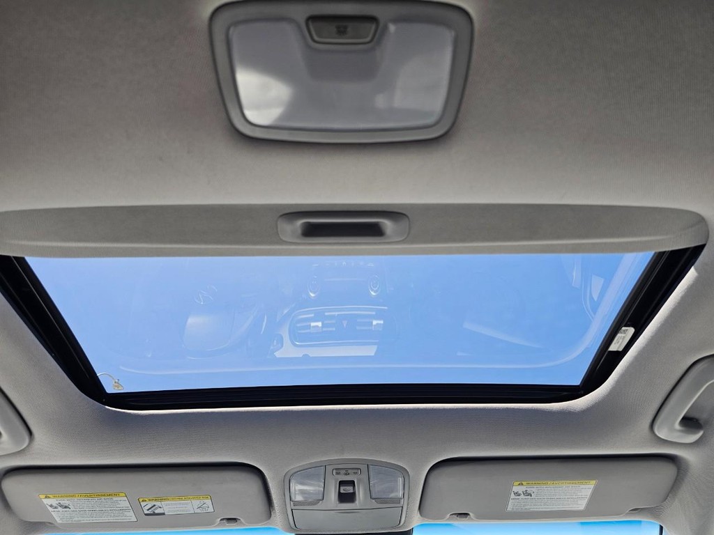 Hyundai Kona Vehicle Full-screen Gallery Image 33