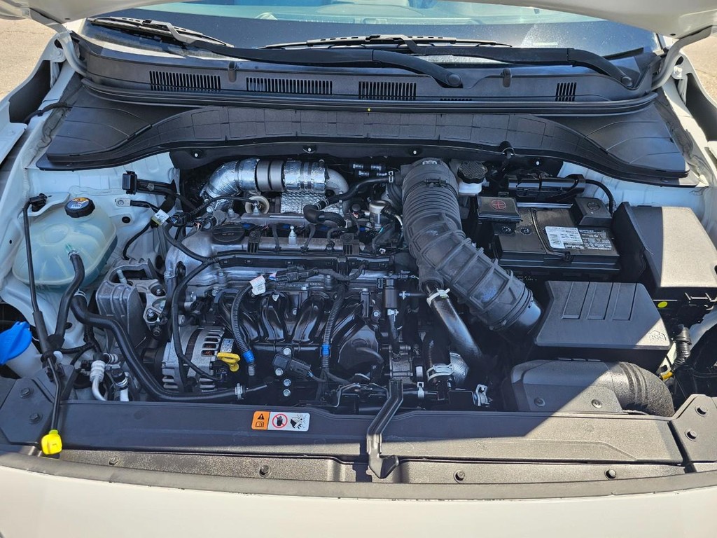 Hyundai Kona Vehicle Full-screen Gallery Image 35