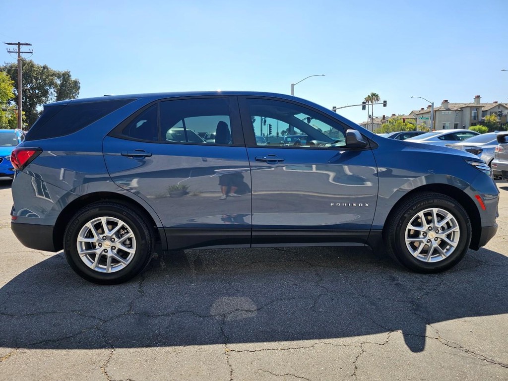 Chevrolet Equinox Vehicle Full-screen Gallery Image 6