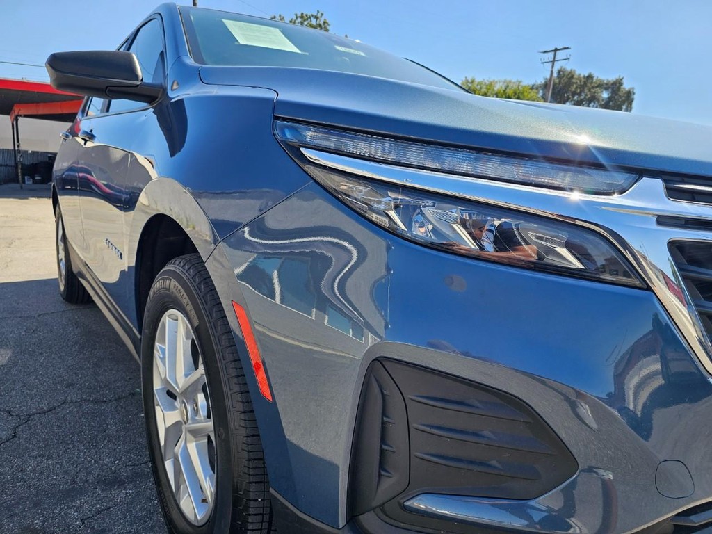 Chevrolet Equinox Vehicle Full-screen Gallery Image 9